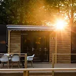 Camp キャンプ場 ヴェレニエ
