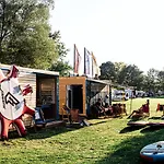 Camp *