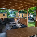 Camp キャンプ場 *