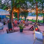 Camp キャンプ場 *