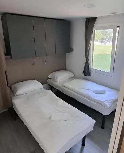 营地 Camp 韦莱涅