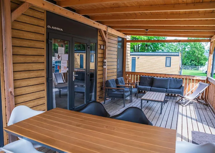 营地 Camp 韦莱涅